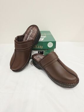 Eastland Mae Women’s Brown Leather Slip-On Clogs